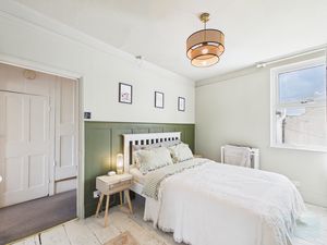 Bedroom- click for photo gallery
